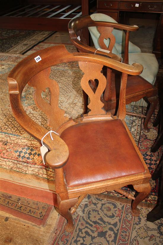 Pair of Georgian style oak corner chairs, each with pierced heart-shaped splat